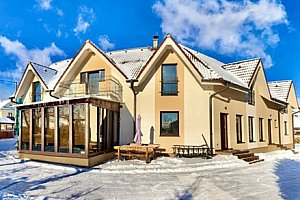 Národní park Vysoké Tatry blízko ski areálů: Nová Lesná ve Vile Lesana se snídaní + víno a sleva do aquaparku