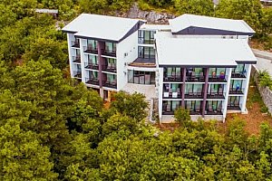 Chorvatsko: Crikvenica 650 m od moře v Resortu Ad Turres *** s polopenzí a bazénem + děti do 12 let zdarma