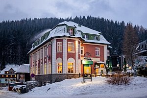 Krkonoše: Dovolená v Peci pod Sněžkou v Hotelu Hořec **** se snídaní, vstupem do sauny a welcome drinkem