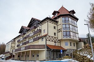 Polské lázně Świeradów Zdrój jen 7 km od hranic: Pobyt v Hotelu Santa Christina se snídaní formou bufetu