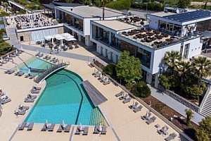 Bardolino u jezera Garda a zábavních parků: 4* Parc Hotel Germano Suites & Apartments + snídaně a bazény
