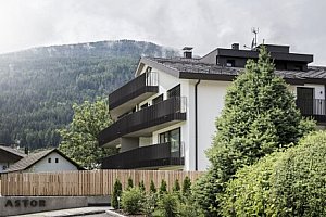 Letní pobyt blízko hor plný turistiky v Dolomitech: Astor Apartments *** s wellness a bazény + slevová karta