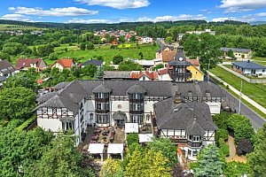 Mariánské Lázně: Pobyt ve Schlosshotelu Marienbad *** s polopenzí a ozdravnými procedurami dle výběru + slevy