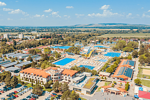 Štúrovo: Wellness Hotel Thermal *** přímo v termálních lázních Vadaš s polopenzí, bazény, saunami a vyžitím