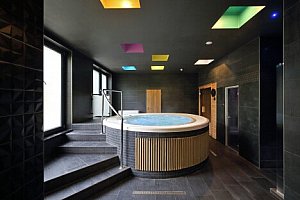 Pobyt 3 km od centra Karlových Varů: Carlsbad INN Hotel & Apartments s polopenzí, privátním wellness a masáží