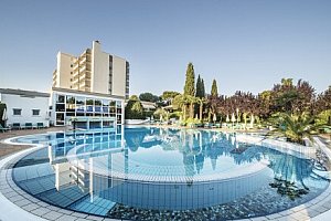 Benátsko: Dovolená v italských lázních ve 4* Hotelu Des Bains Terme s polopenzí a termálními bazény + inhalace
