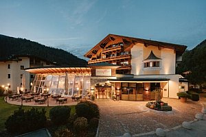 Alpy pro páry i rodiny: 4* miaflor Familien- & Aktivresort s polopenzí plus, wellness a dětským vodním světem