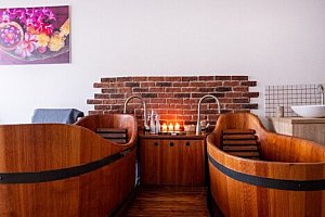 Lázeňské Poděbrady: Regenerační centrum IRIS se snídaněmi a 4 procedurami (koupel, masáž i rašelinový zábal)