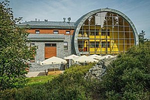 Pobyt u Jizerských hor a Liberce ve stylovém Hotelu Obří Sud *** s polopenzí, bobovou dráhou a vstupem do zoo