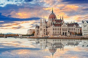 Centrum Budapešti blízko náměstí Hrdinů v Hotelu Six Inn *** se snídaní + wellness s vířivkou a infrasaunou